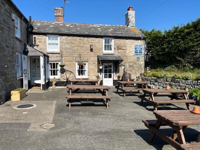 Madron The Fountain Inn מראה חיצוני תמונה